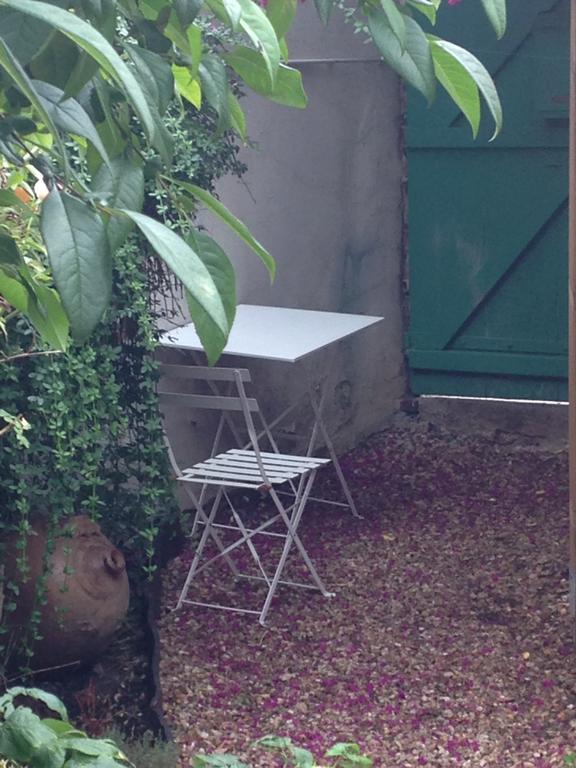 Kasaloc Apartamento Maintenon Exterior foto
