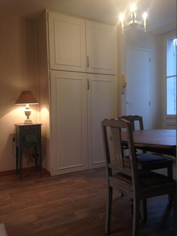 Kasaloc Apartamento Maintenon Exterior foto